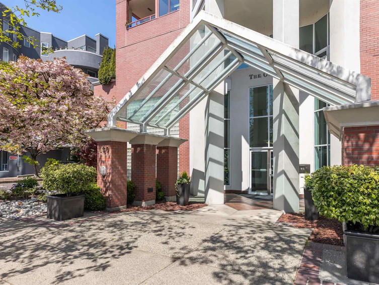 703-130 E 2nd Street, North Vancouver, BC, V7L 1C3 - 2