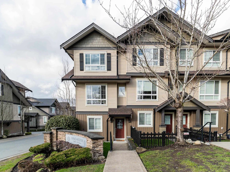 1-21867 50 Avenue, Langley, BC, V3A 3T2