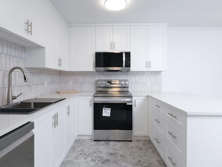 2401-3970 Carrigan Court, Burnaby, BC, V3N 4S5 - 12