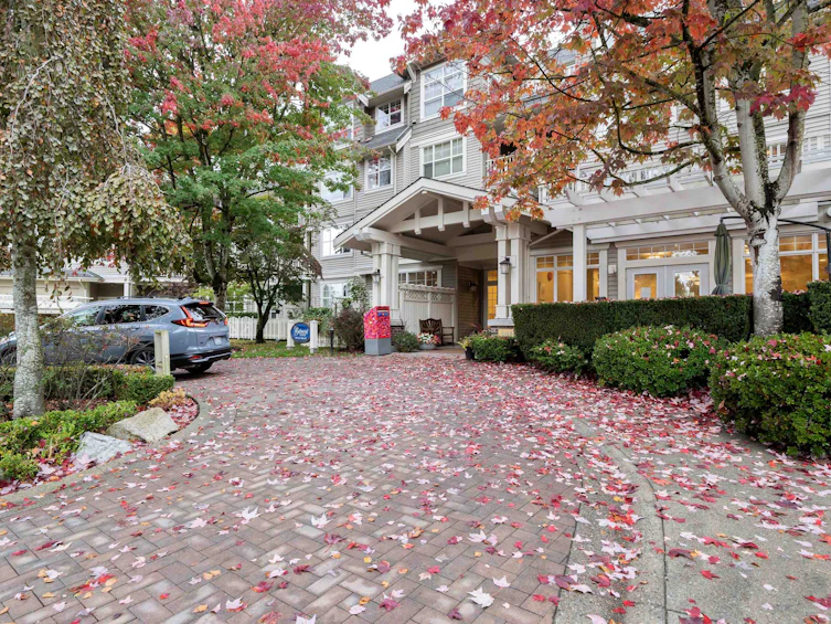 202-960 Lynn Valley Road, North Vancouver, BC, V7J 3V6 - 2