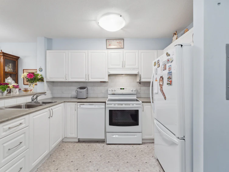 202-960 Lynn Valley Road, North Vancouver, BC, V7J 3V6 - 9
