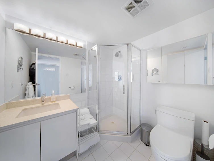 1105-1155 Homer Street, Vancouver, BC, V6B 5T5 - 5