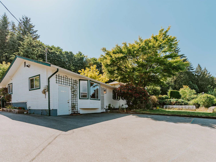6303 Fairway Avenue, Sechelt, BC, V7Z 0P8 - 2