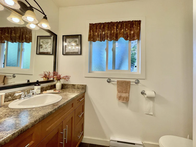6303 Fairway Avenue, Sechelt, BC, V7Z 0P8 - 23