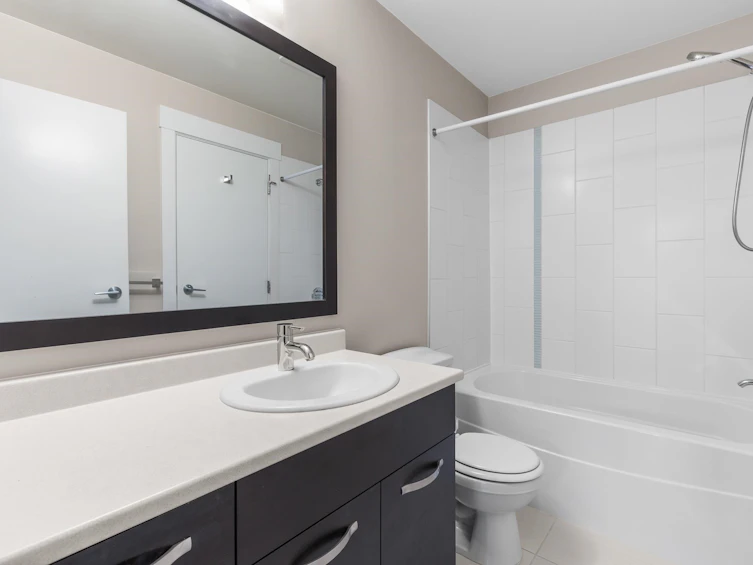 102-33539 Holland Avenue, Abbotsford, BC, V2S 0C6 - 24