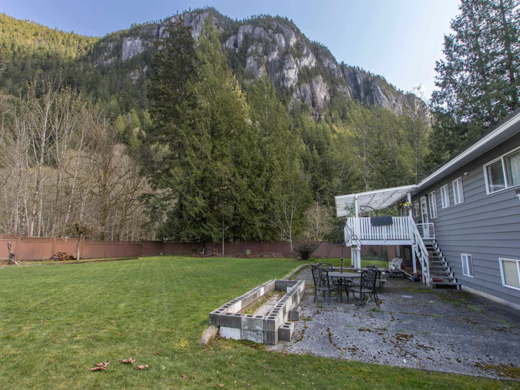 2041 Spruce Drive, Squamish, BC, V8B 0W8 - 4