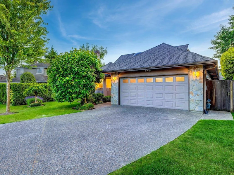 1923 141a Street, Surrey BC V4A 7R4