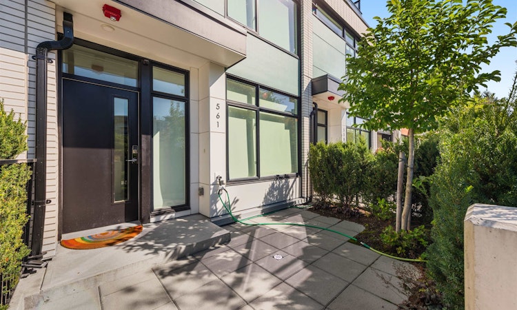 561 W 29th Avenue