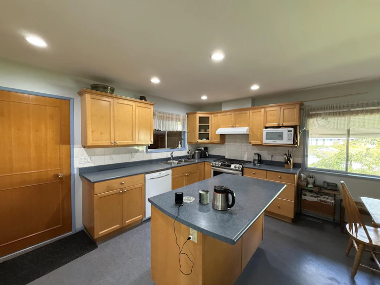2308 Bakerview Street, Abbotsford, BC, V2T 3B4 - 4