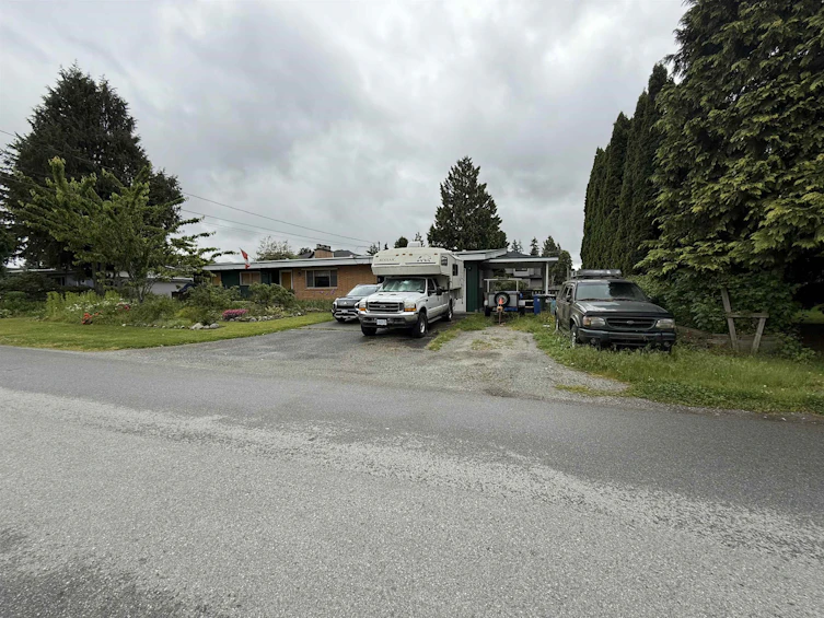 2308 Bakerview Street, Abbotsford, BC, V2T 3B4 - 2