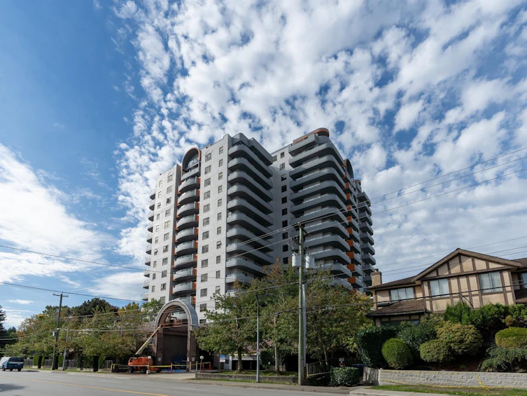 1010-6611 Cooney Road, Richmond, BC, V6Y 4C5