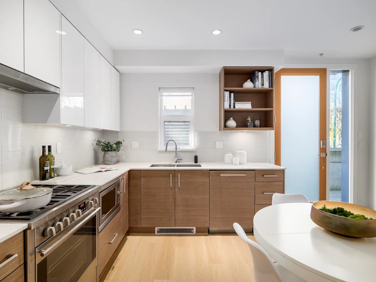 3161 Quebec Street, Vancouver, BC, V5T 3B3 - 3