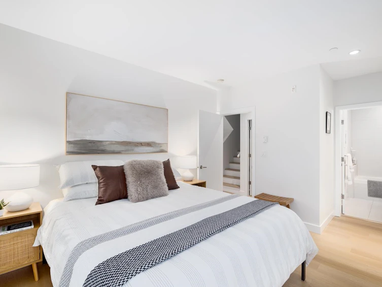 3161 Quebec Street, Vancouver, BC, V5T 3B3 - 9