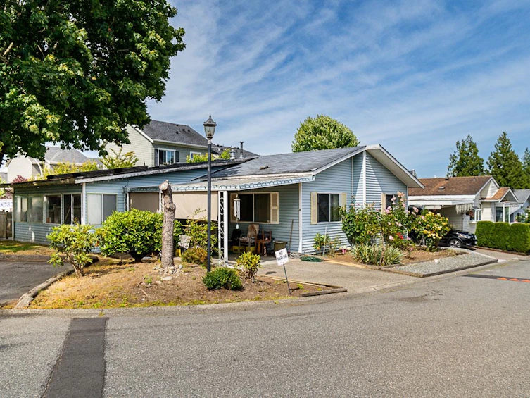 1-8078 King George Boulevard, Surrey, BC, V3W 5B5 - 5