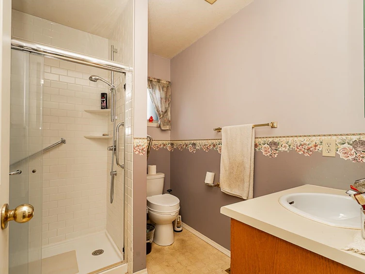 1-8078 King George Boulevard, Surrey, BC, V3W 5B5 - 24