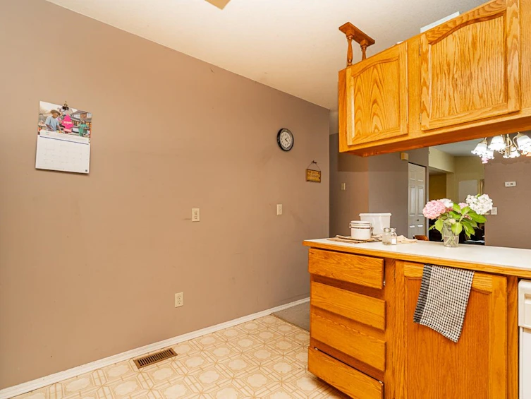 1-8078 King George Boulevard, Surrey, BC, V3W 5B5 - 18