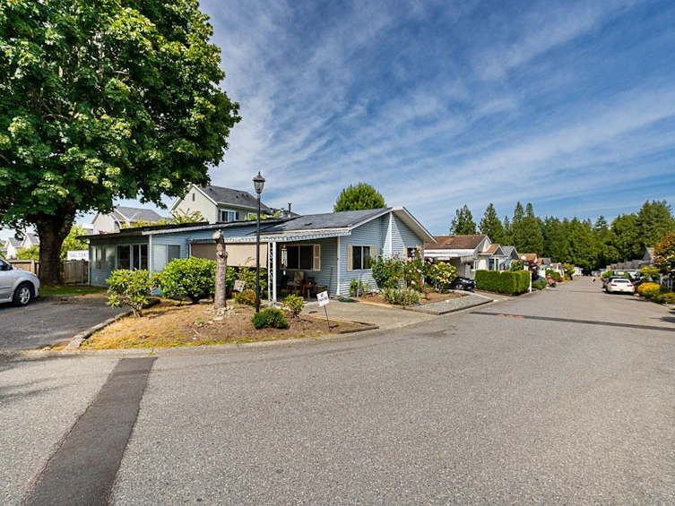 1-8078 King George Boulevard, Surrey, BC, V3W 5B5 - 4