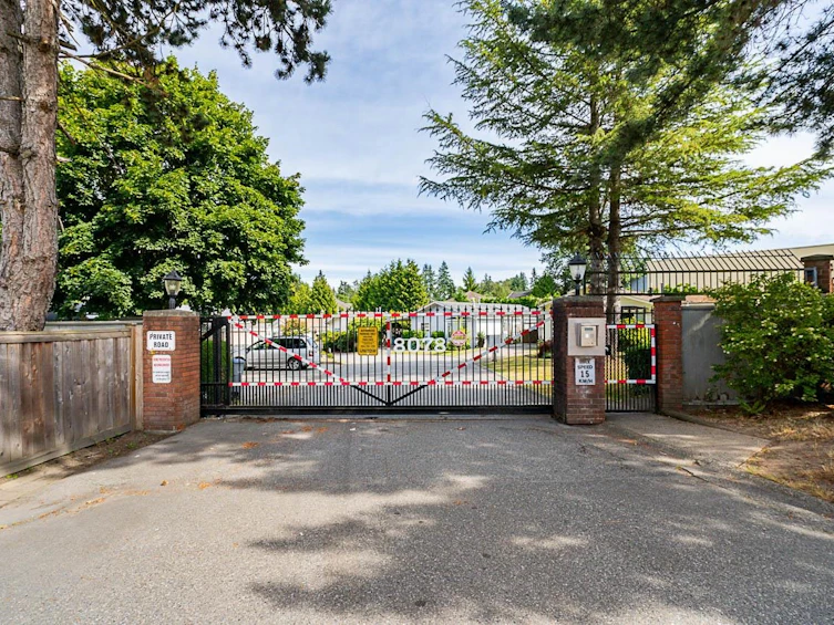 1-8078 King George Boulevard, Surrey, BC, V3W 5B5 - 2