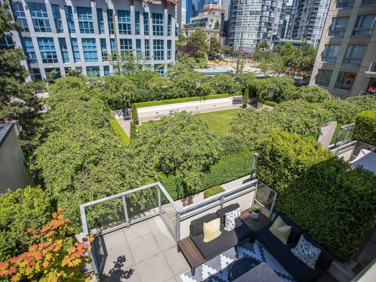 TH1237 Richards Street, Vancouver, BC, V6B 3G3 - 19