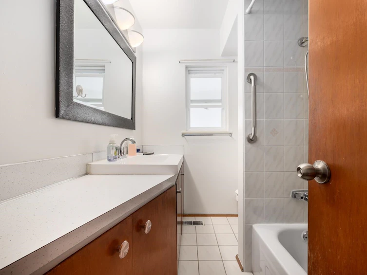 5679 Clinton Street, Burnaby, BC, V5J 2M2 - 16