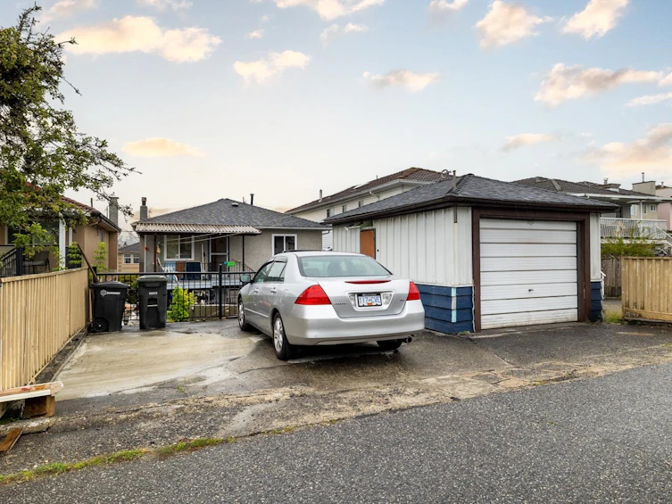 5679 Clinton Street, Burnaby, BC, V5J 2M2 - 14