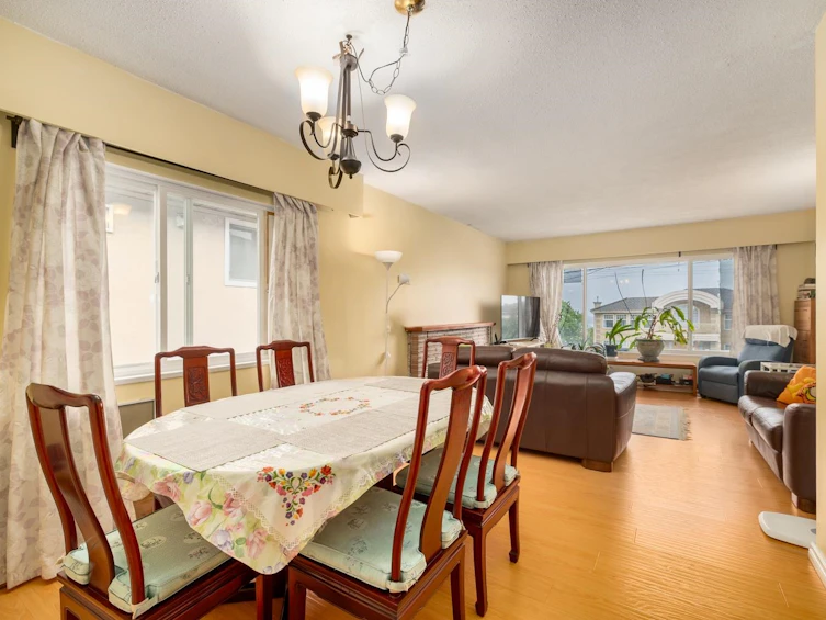 5679 Clinton Street, Burnaby, BC, V5J 2M2 - 5