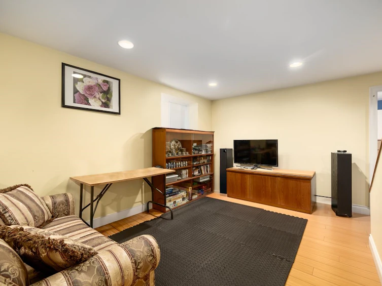 5679 Clinton Street, Burnaby, BC, V5J 2M2 - 17