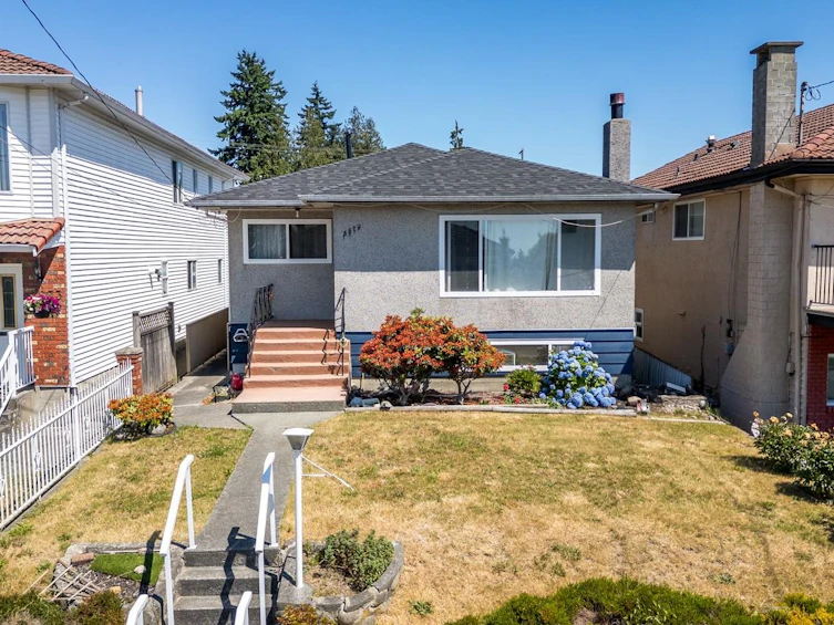 5679 Clinton Street, Burnaby, BC, V5J 2M2 - 24