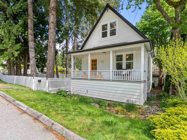 3092 Allan Road, North Vancouver, BC, V7J 3C4 - 3