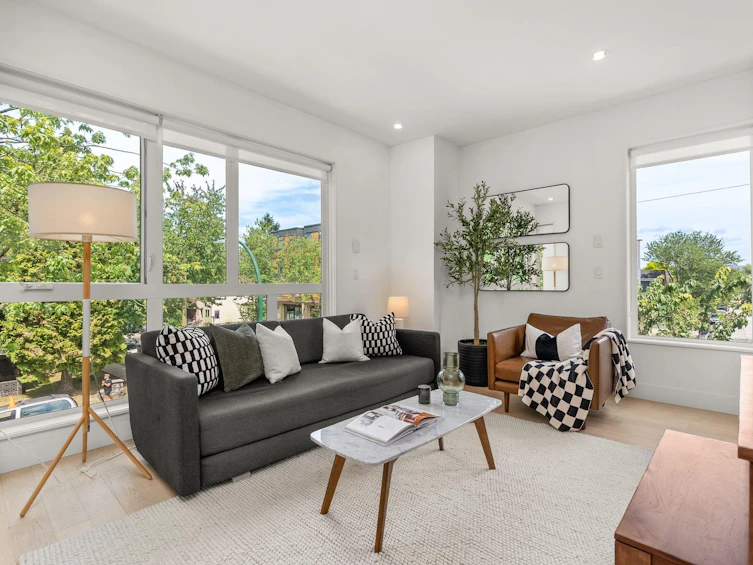 621 Victoria Drive, Vancouver, BC, V5L 0C3 - 3