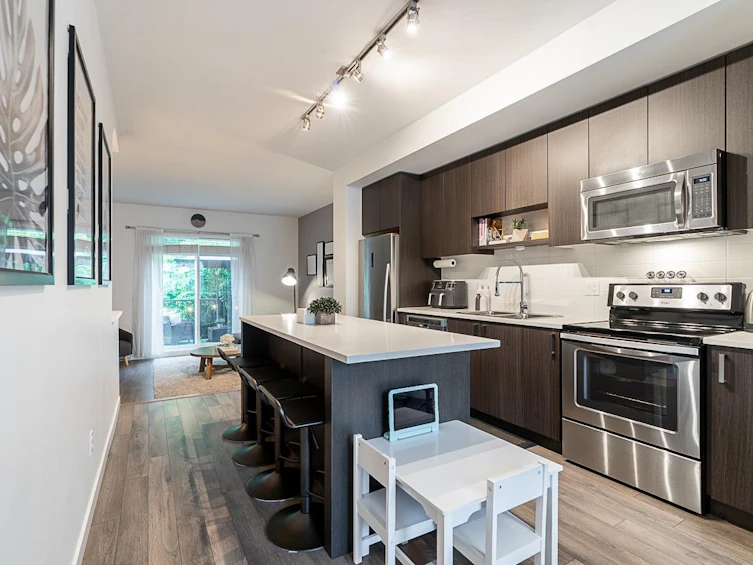 100-15340 Guildford Drive, Surrey, BC, V3R 0C9 - 12