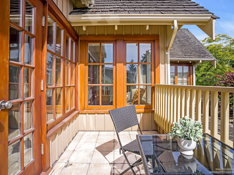 3308 W 38th Avenue, Vancouver, BC, V6N 2X7 - 38
