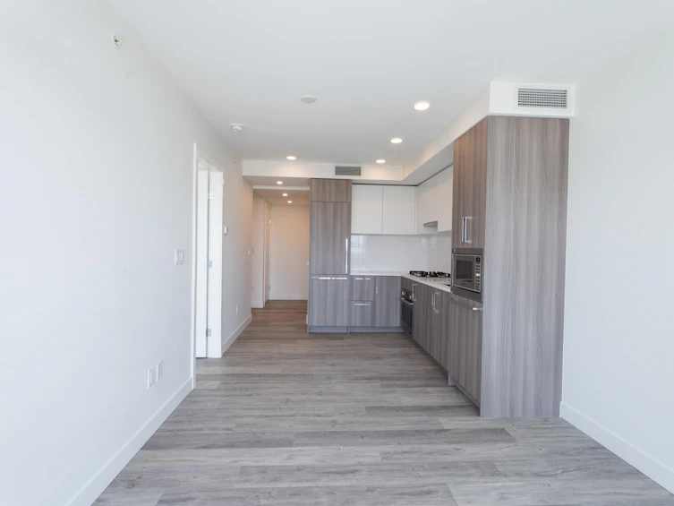 701-9675 King George Boulevard, Surrey, BC, V3T 0T7 - 7
