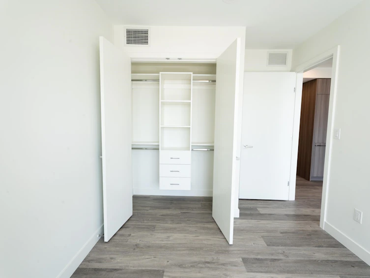 701-9675 King George Boulevard, Surrey, BC, V3T 0T7 - 16
