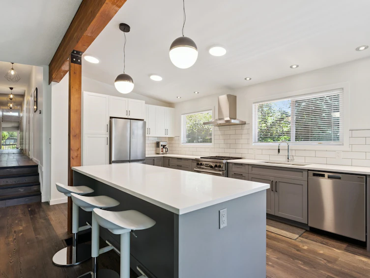3434 St. Georges Avenue, North Vancouver, BC, V7N 1V8 - 7