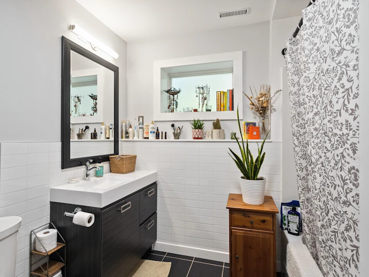 3434 St. Georges Avenue, North Vancouver, BC, V7N 1V8 - 34