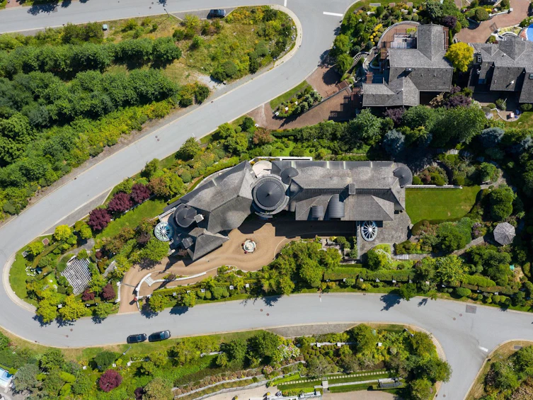 2743 Willoughby Road, West Vancouver, BC, V7S 3K3 - 3
