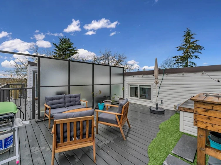 217-2910 E Pender Street, Vancouver, BC, V5K 2C3 - 2