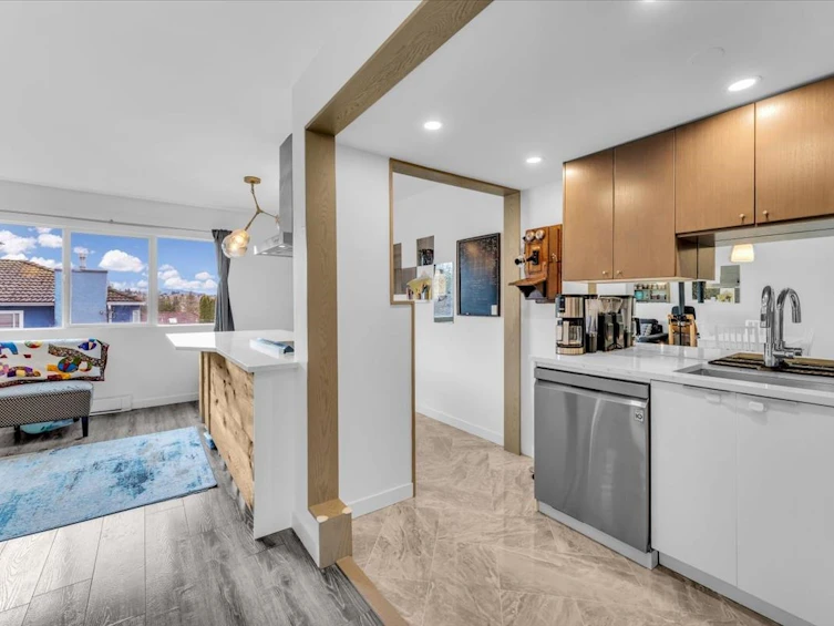 217-2910 E Pender Street, Vancouver, BC, V5K 2C3 - 8