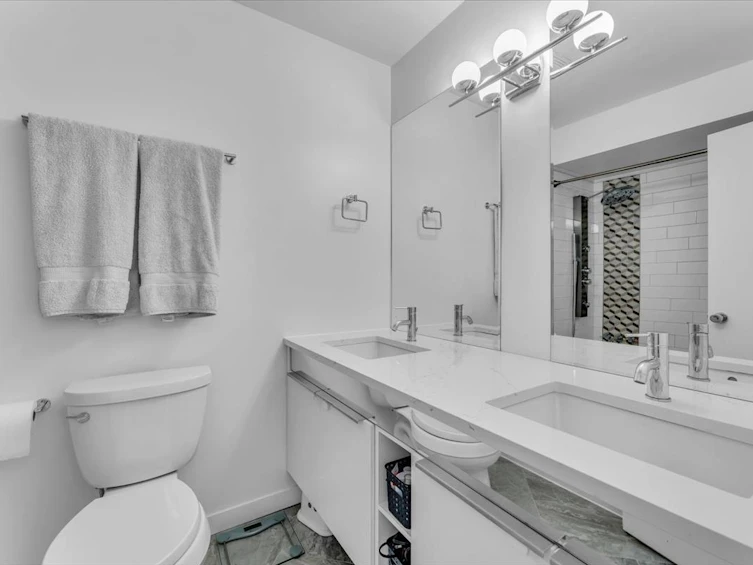 217-2910 E Pender Street, Vancouver, BC, V5K 2C3 - 18
