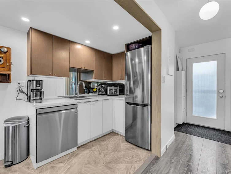 217-2910 E Pender Street, Vancouver, BC, V5K 2C3 - 7