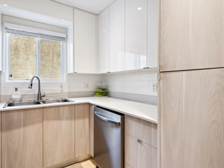 6925 Main Street, Vancouver, BC, V5X 3H6 - 24
