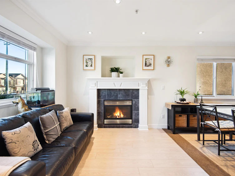 6925 Main Street, Vancouver, BC, V5X 3H6 - 6