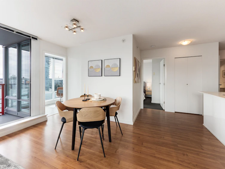 1202-131 Regiment Square, Vancouver, BC, V6B 1X6 - 3