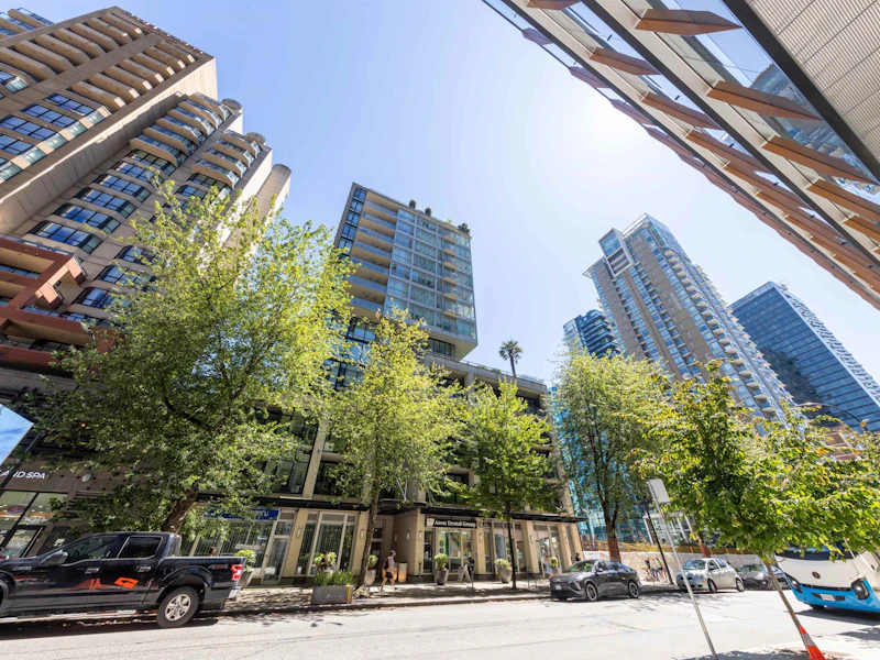 704 - 1252 Hornby Street, Vancouver BC V6Z 0A3