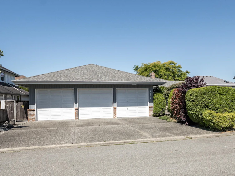 5221 Bentley Crescent, Delta, BC, V4K 4K2 - 2