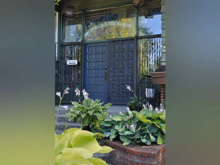 4305 Staulo Crescent, Vancouver, BC, V6N 3S1 - 2