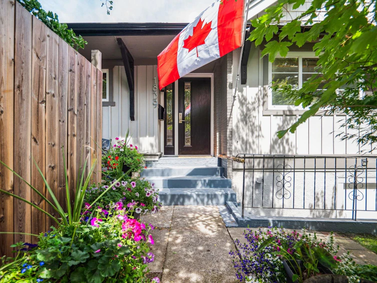 1839 London Street, New Westminster, BC, V3M 3E2 - 2