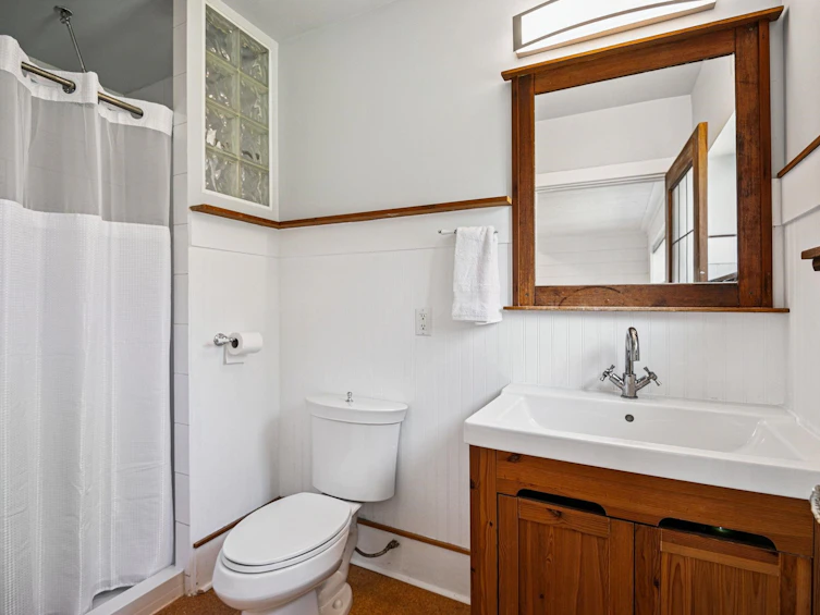 1839 London Street, New Westminster, BC, V3M 3E2 - 23