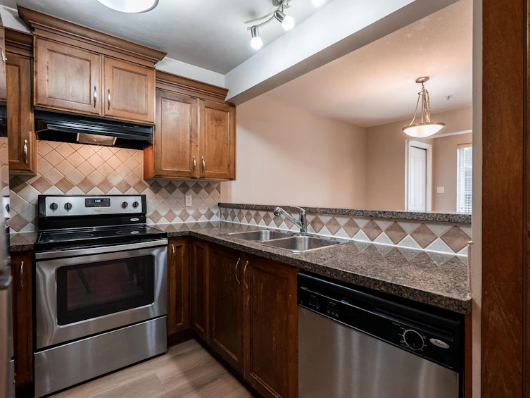 113-10289 133 Street, Surrey, BC, V3T 0B1 - 21